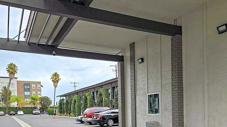 Studio 6 Suites Santa Ana, CA