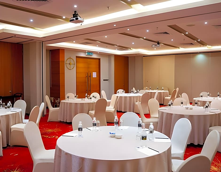 The Waterfront Hotel