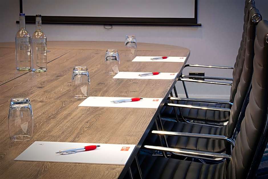 Leonardo London Heathrow Airport