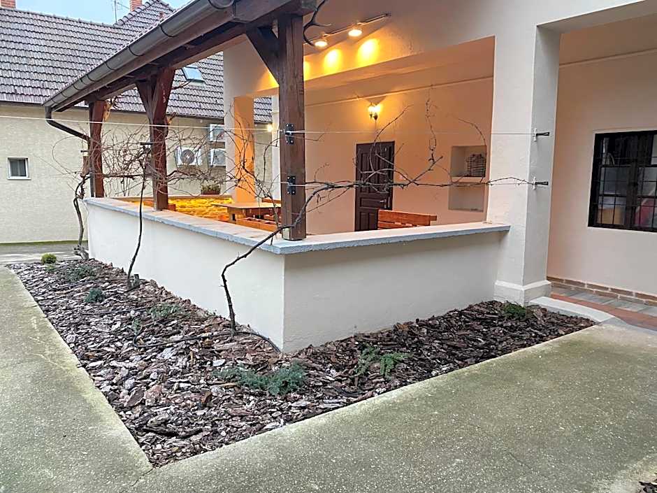 Kamarás Klastrom House