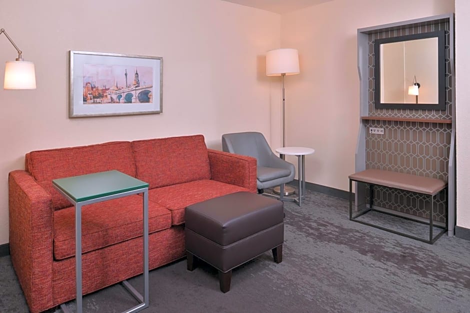 Holiday Inn & Suites Raleigh-Cary (I-40 @Walnut St) By IHG