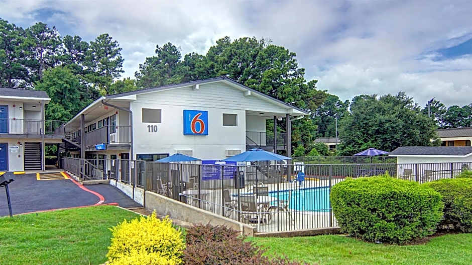 Motel 6-Longview, TX