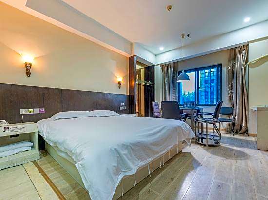Yiju Hotel (Ningbo Southern Business District Mingzhou Hospital)