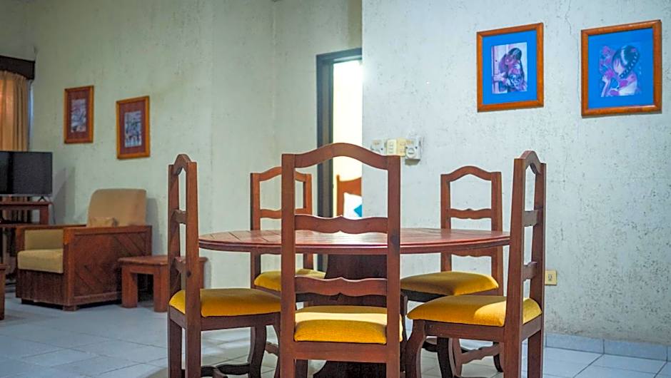 Suites del Sol Hotel & Apartments