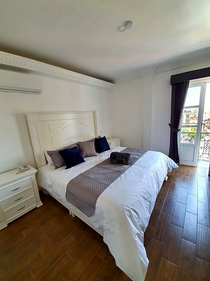 HOTEL ESTANCIA REAL
