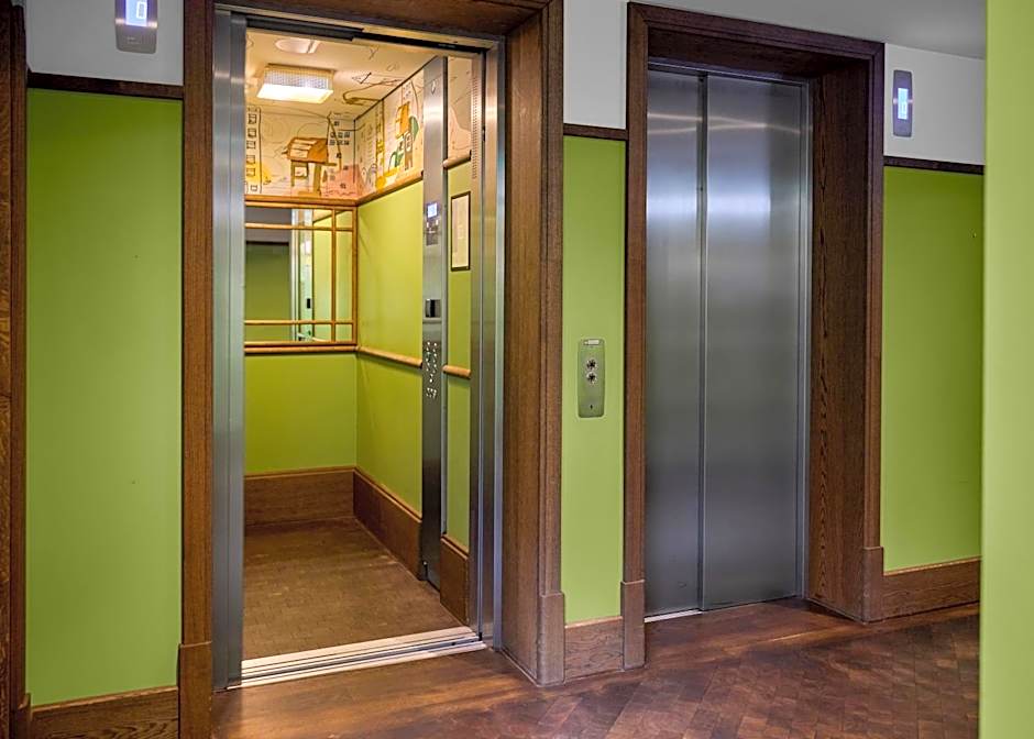 The July - Boat & Co