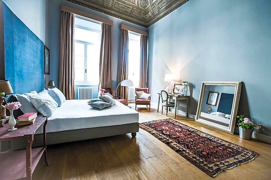 Soprarno Suites