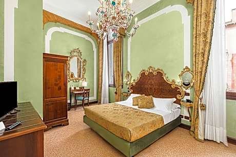 Superior Family Room