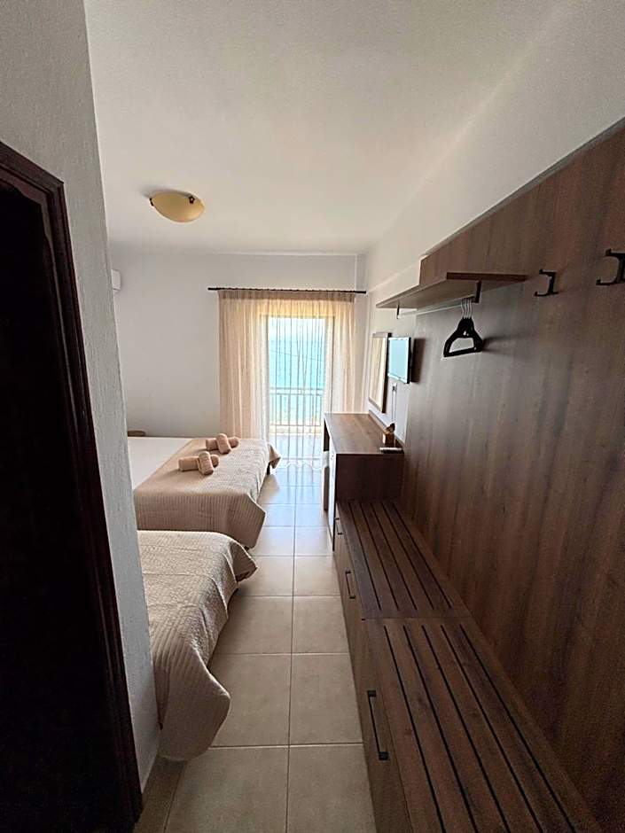 Hotel Avra