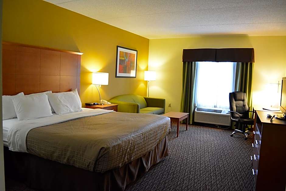 Clarion Hotel & Suites University-Shippensburg