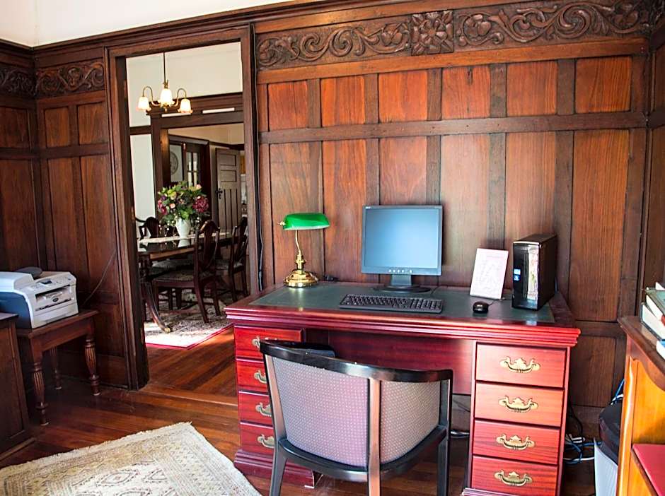 Rosebridge House Bed & Breakfast