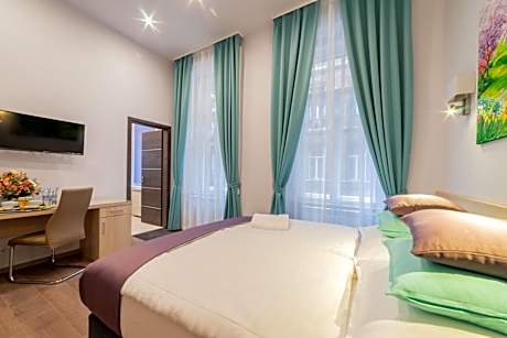 Deluxe Double or Twin Room