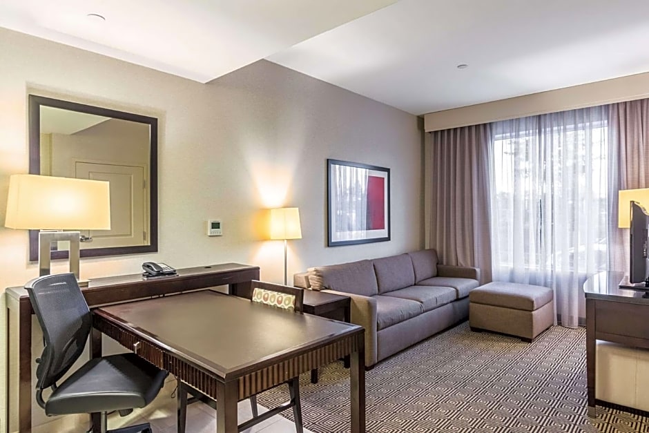 Embassy Suites By Hilton Elizabeth-Newark Airport