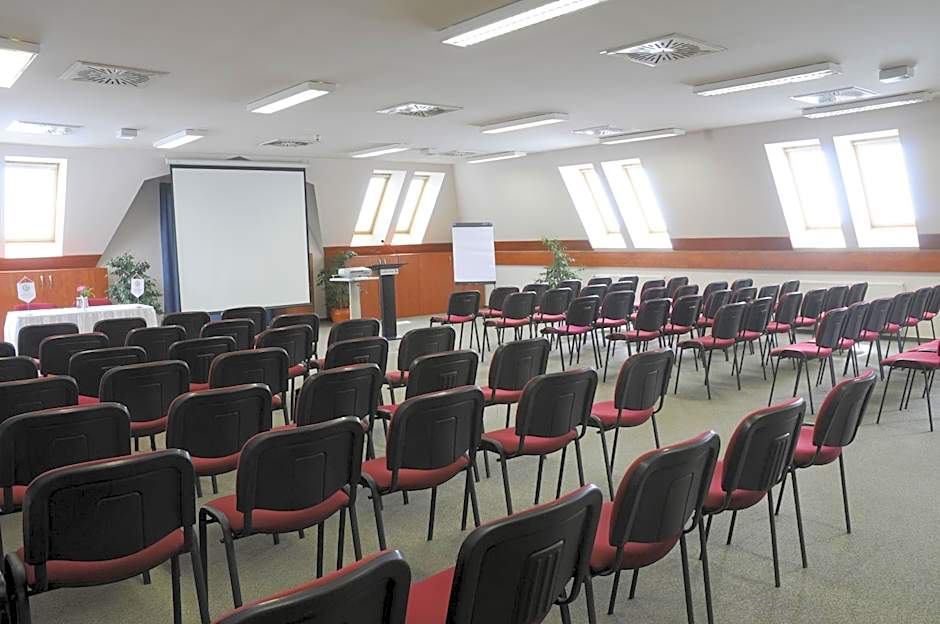 Garden Hotel Wellness és Konferencia