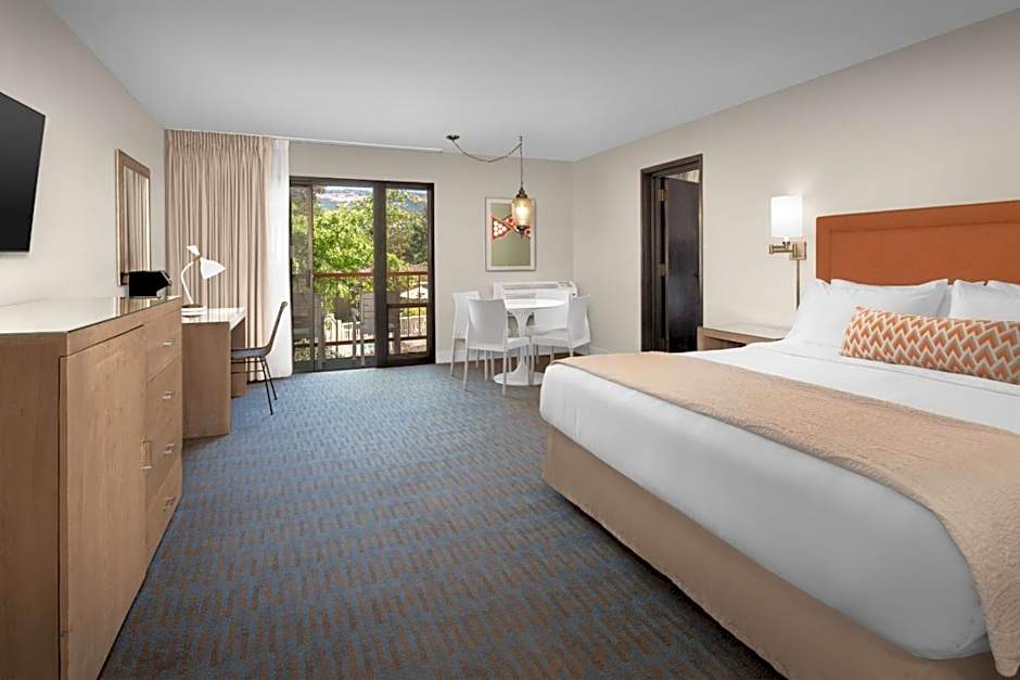 Ashland Hills Hotel & Suites