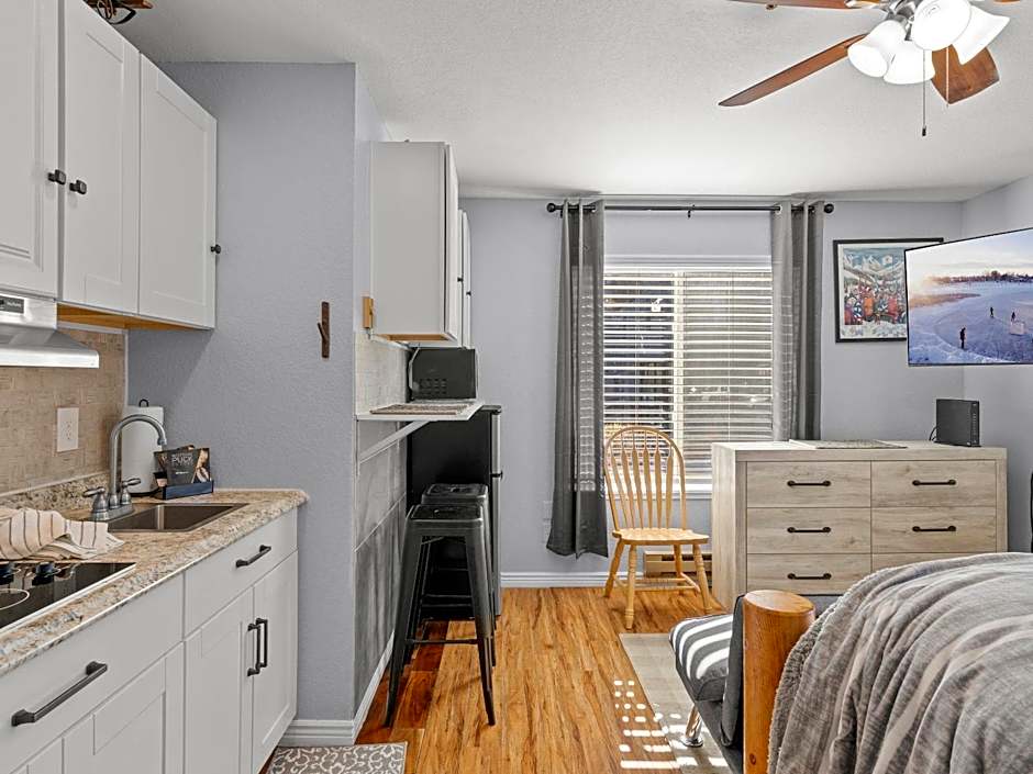 Carriage House Condominiums by All Seasons Resort Lodging