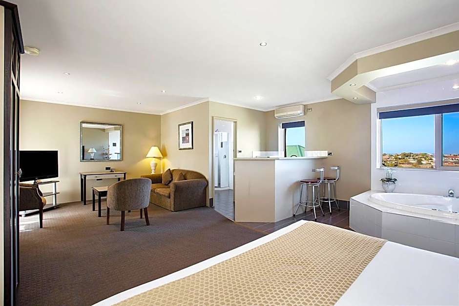 Comfort Inn On Raglan