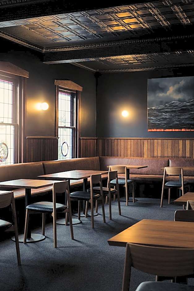 Shipwrights Arms Hotel