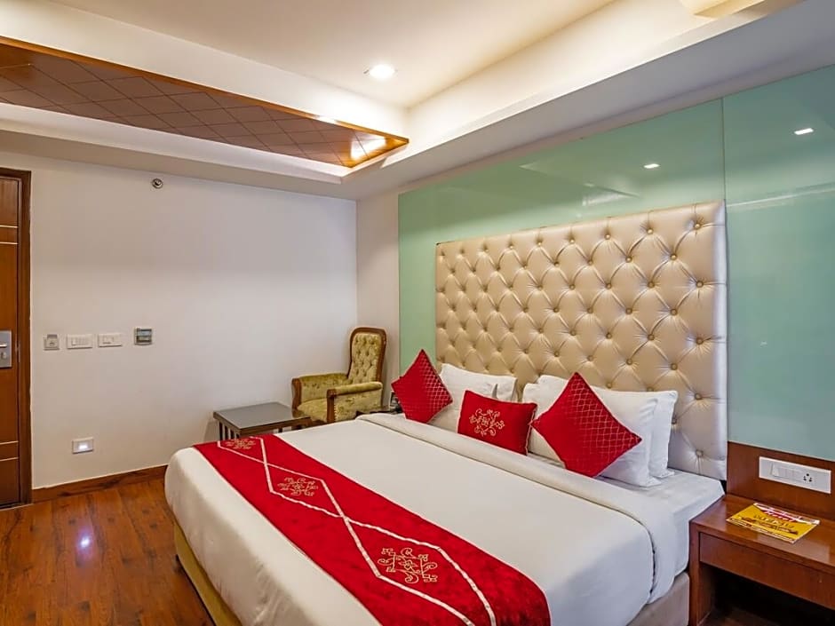 Hotel Swaran Palace