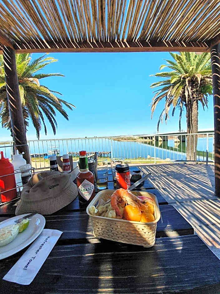 Riviera Hotel & Chalets