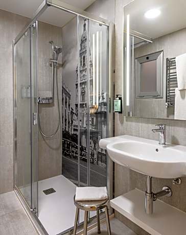 Junior Suite with City View