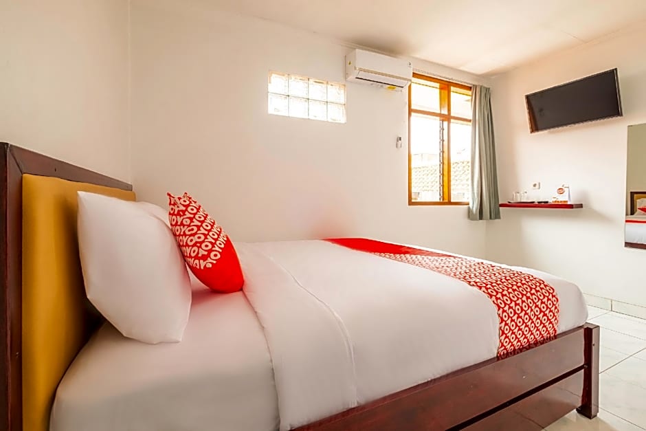 OYO 2265 Bunga Bakung Near RS Hermina Pasteur