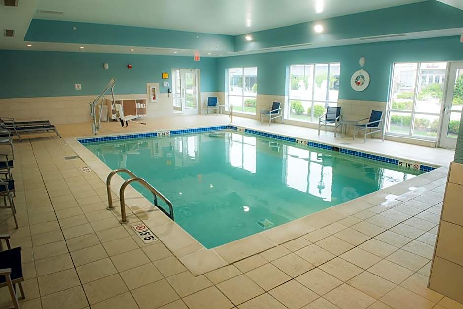 Holiday Inn Express and Suites Louisville N Jeffersonville By IHG