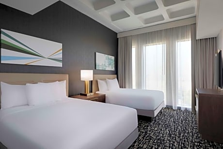 One-Bedroom Suite with Two Queen Beds, Kitchen and Accessible Tub