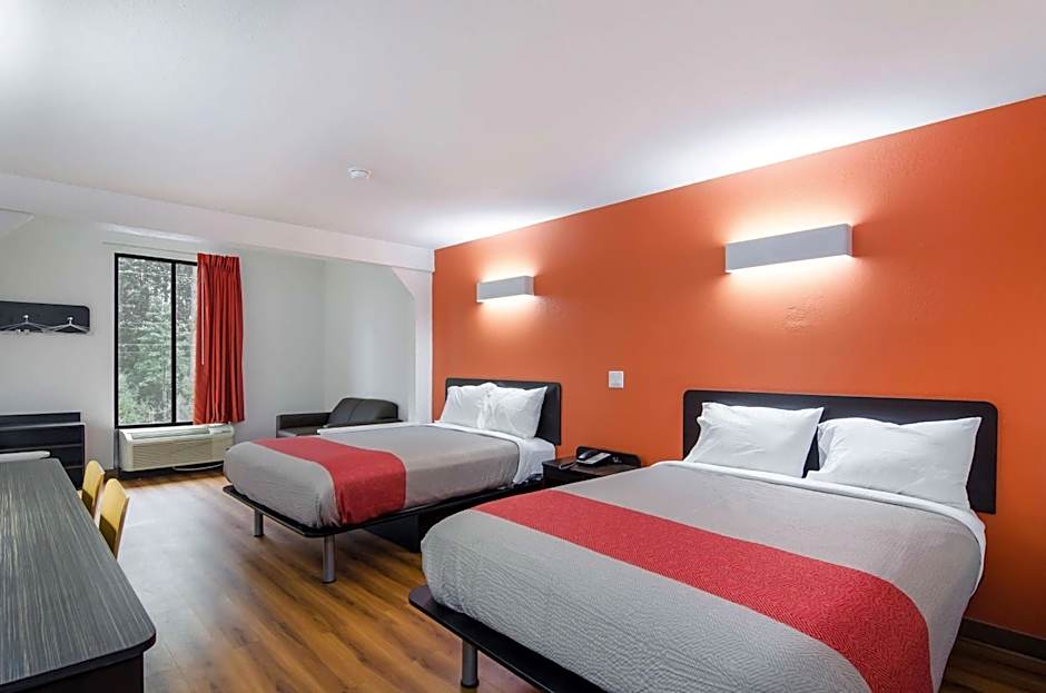 Motel 6 Moss Point, MS