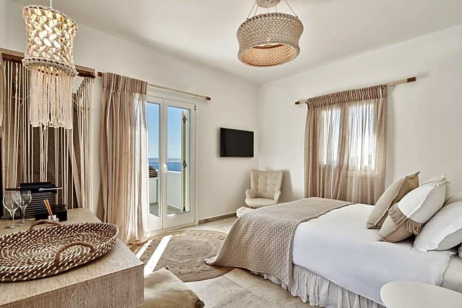 Volcano Luxury Suites Milos - Adults Only