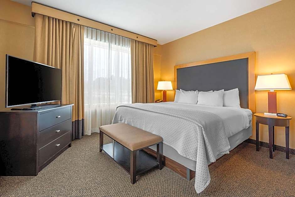 Cambria Hotel Akron - Canton Airport