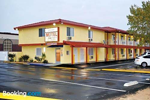 Mojave Inn