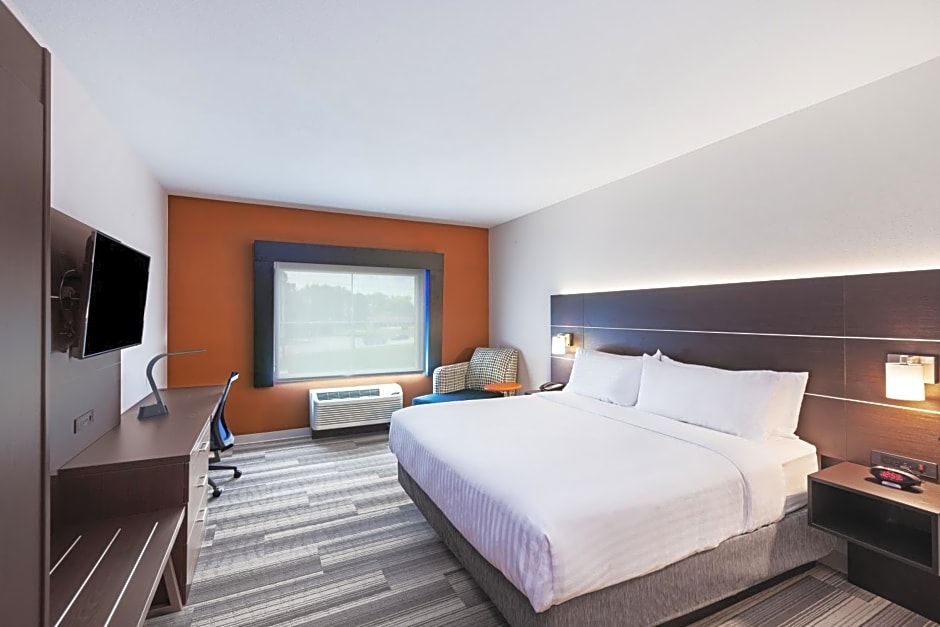 Holiday Inn Express & Suites Coffeyville By IHG