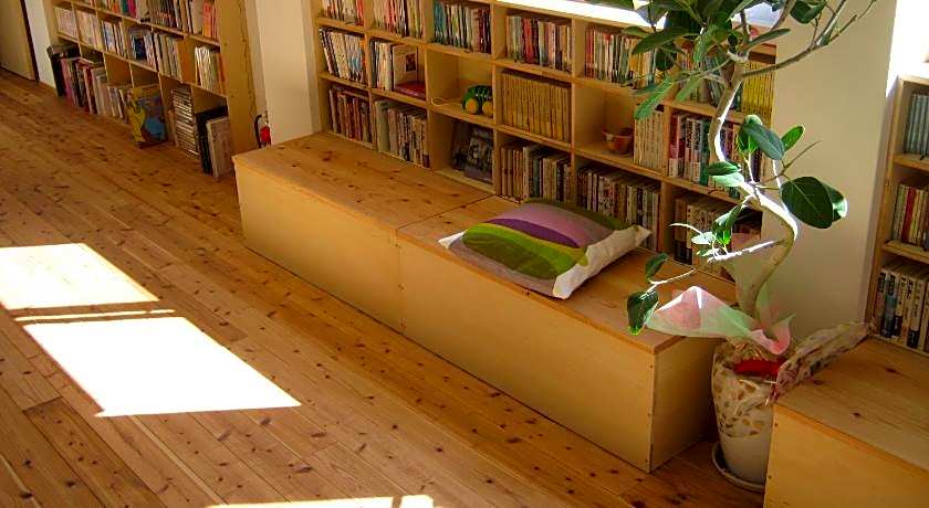 Guesthouse Hyakumanben Cross