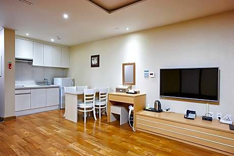 Family Deluxe Room B without Kitchenette