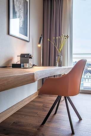 Urban Suite with Balcony