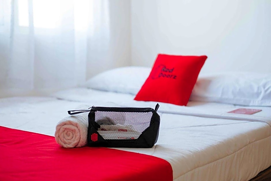 RedDoorz near Jalan Majapahit Lubuk Linggau