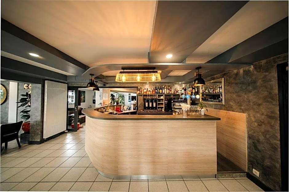 Brit Hotel La Bonne Etape