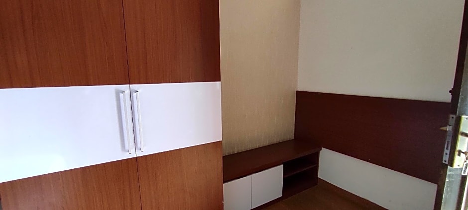 OYO 93051 Wisma Syariah Buloe Near Lapangan Abubakar Lambogo Batili Enrekang