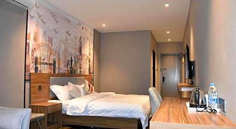 Shell Hotel Kaifeng Jin'an Road Bianxihu Wanda Plaza