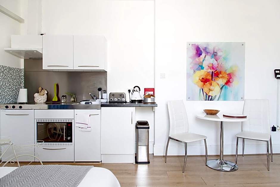 Cambridge City Studios by Paymán Club