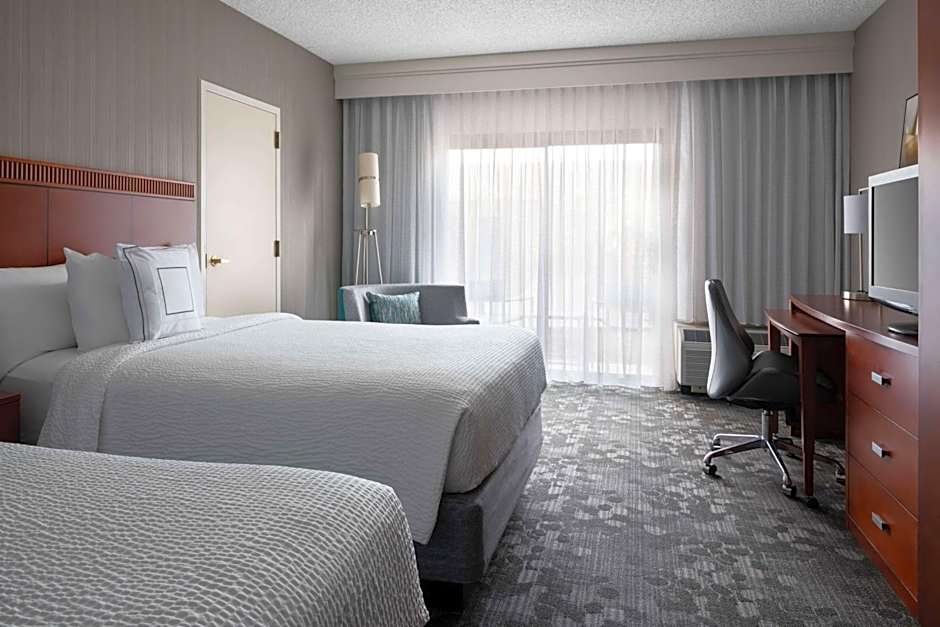 Photo 1 of 4 of Deluxe 2 Double Beds, Hearing/Mobility Accessible, Bathtub