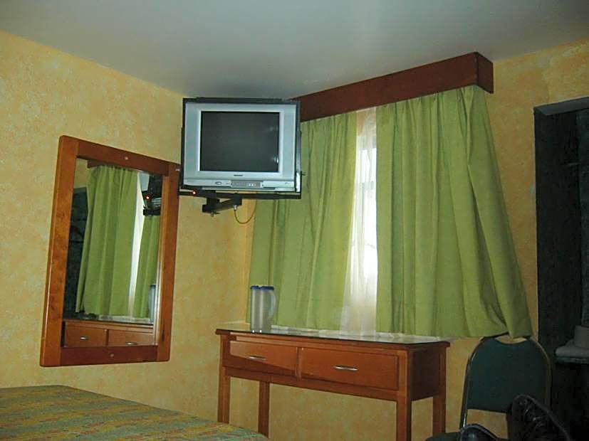 Hotel Del Rio Inn