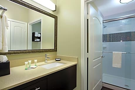 King Room - Hearing Access - Non-Smoking