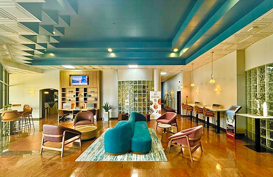 Best Western Plus Suites Hotel - LAX Airport LA Stadium