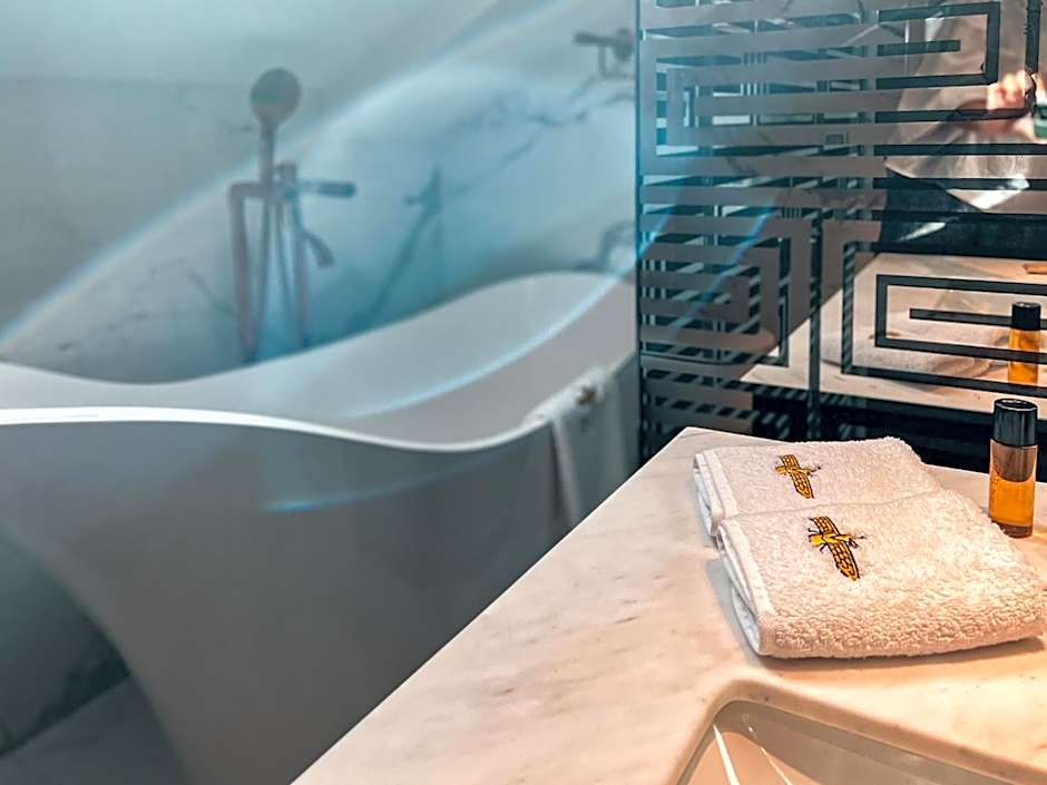 Anahita Boutique Hotel