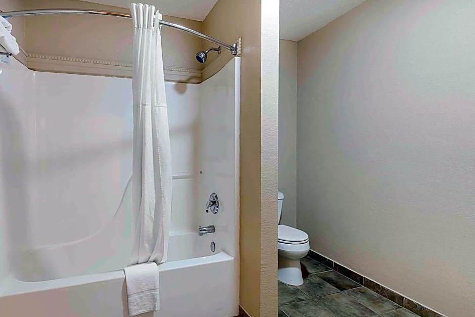 Quality Inn & Suites Sevierville - Pigeon Forge