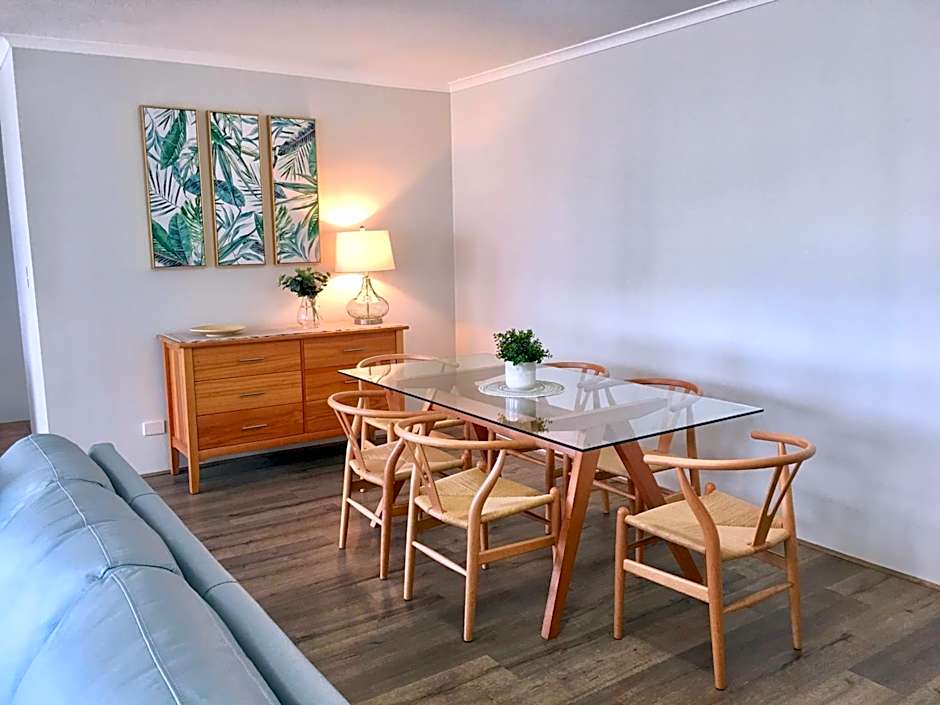 Rainbow Commodore Coolangatta