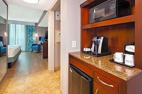 One-Bedroom King Suite - Oceanfront