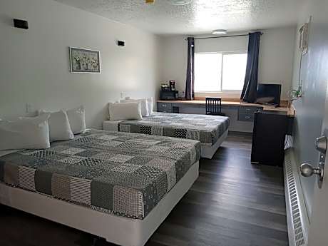 Queen Room with Two Queen Beds - Non-Smoking